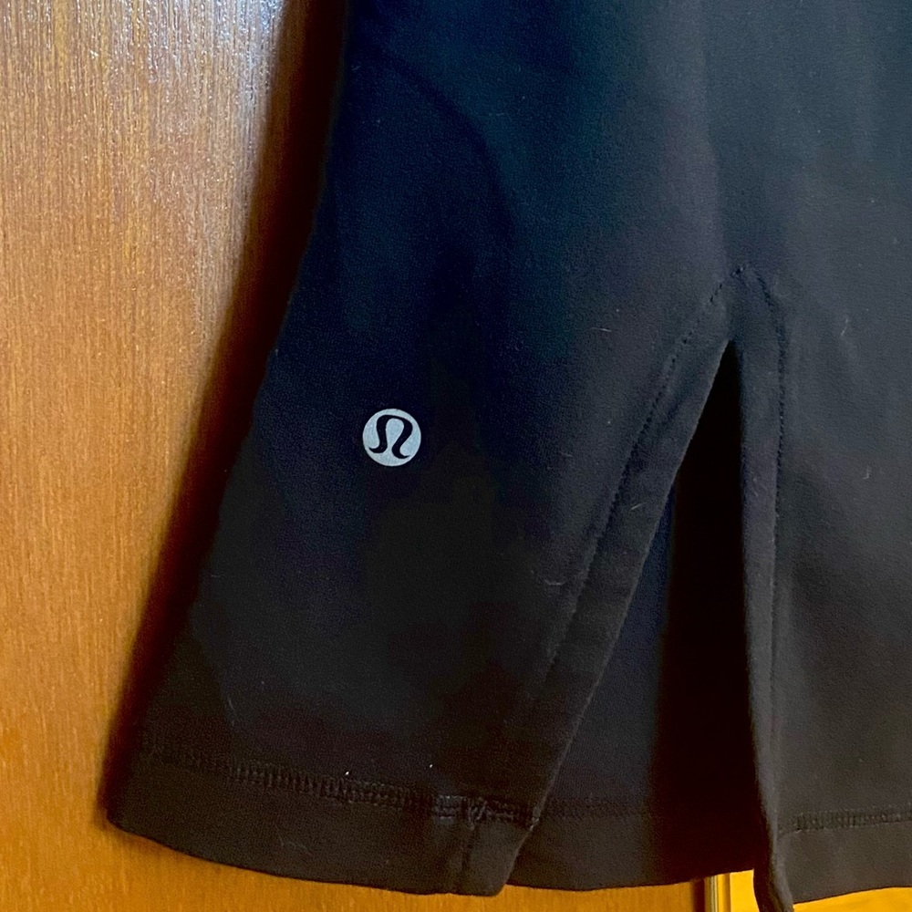 Lululemon split leg capri’s.